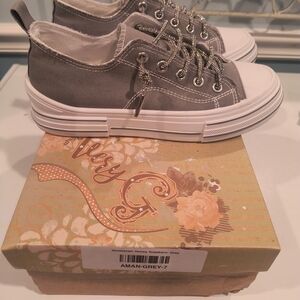 Very G Kids Gray Sneakers